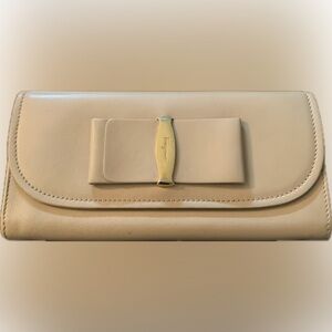 LOW START Salvatore Ferragamo Beige Leather Clutch/Wallet  with Bow Accent